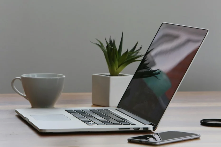 Um notebook pequeno impacta no processo de digitação?