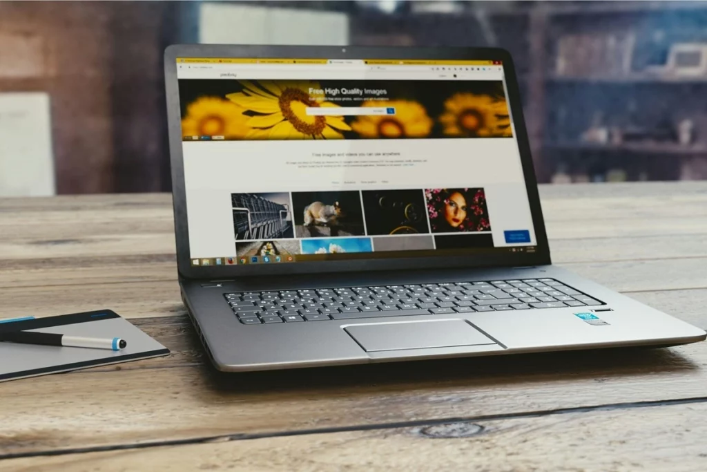 Um notebook pequeno impacta no processo de digitação?